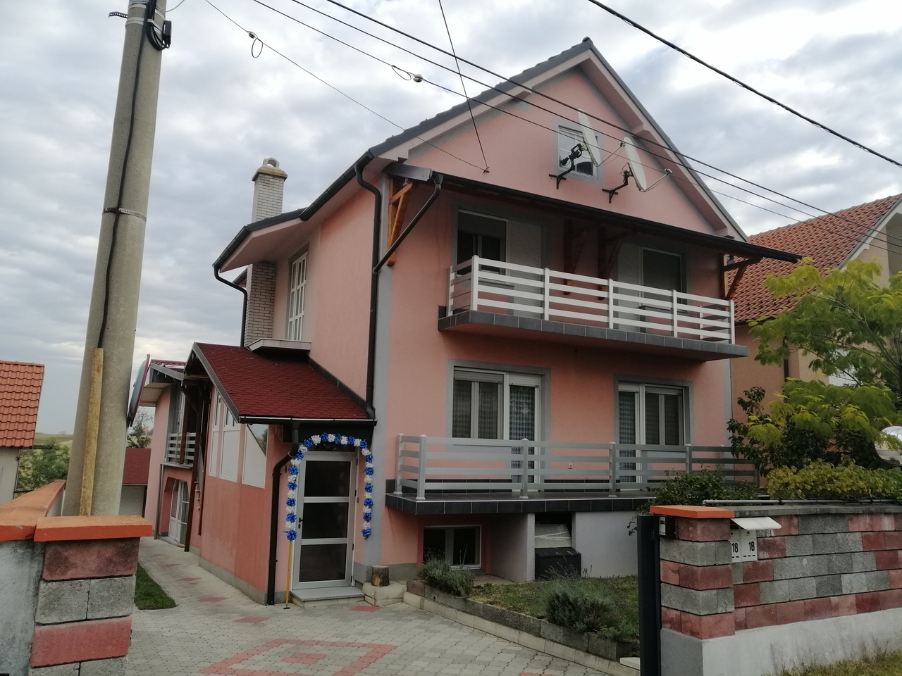 Lazarevac, Lazarevac, ,4 BathroomsBathrooms,Kuća,Prodaja,1170
