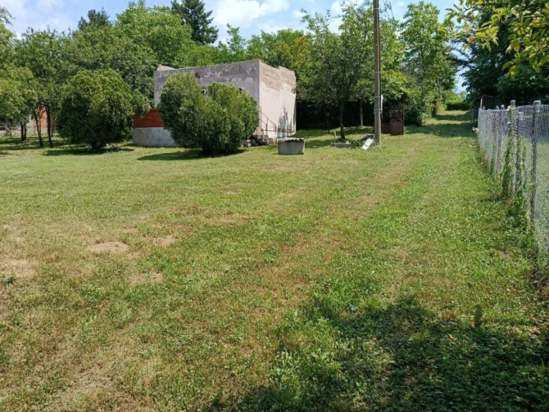 0 ,Zemljište,Prodaja,0,1743